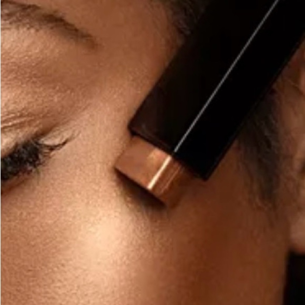 Hourglass Vanish Flash Highlighting Stick in Rose Gold Flash - Picture 7 of 7